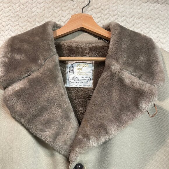 Vintage Mens London Fog Tan Trench Coat Faux Fur Collar Size 42 Reg - Picture 3 of 13